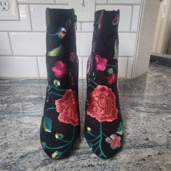 New Justfab Embroidered Fabric Booties Embroidered Floral Size 7 - Picture 2 of 6